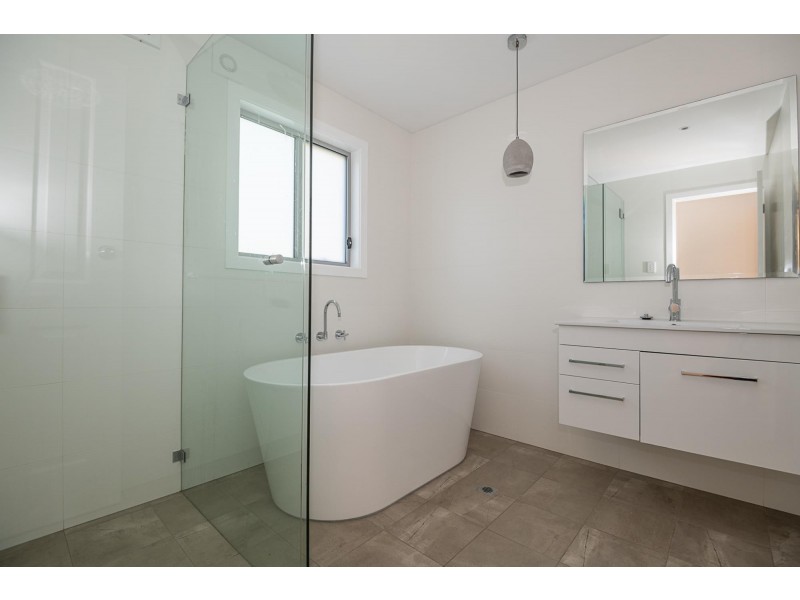 3 Grove Place, Moruya Heads NSW 2537