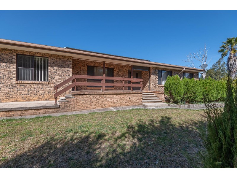 6 Cutharich Place, Moruya NSW 2537