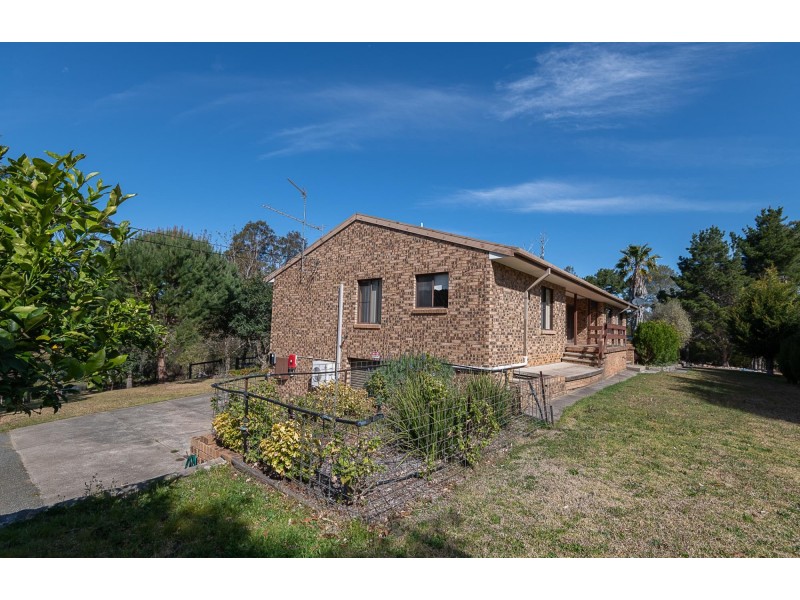6 Cutharich Place, Moruya NSW 2537