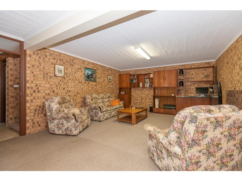 6 Cutharich Place, Moruya NSW 2537