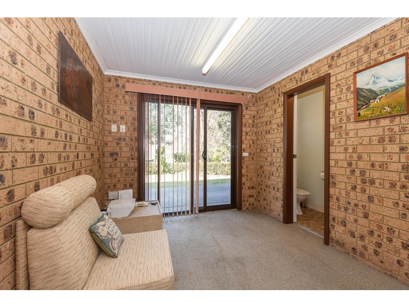 6 Cutharich Place, Moruya NSW 2537