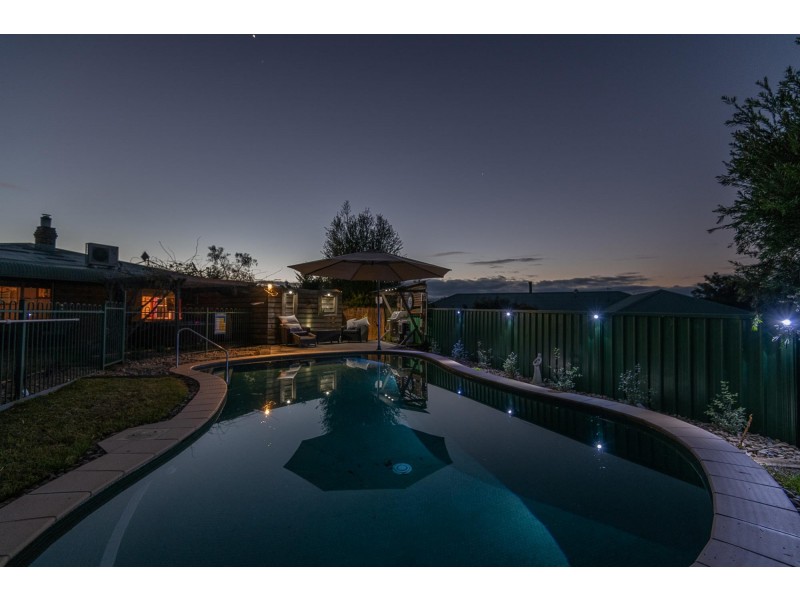 9 Wamban Road, Moruya NSW 2537