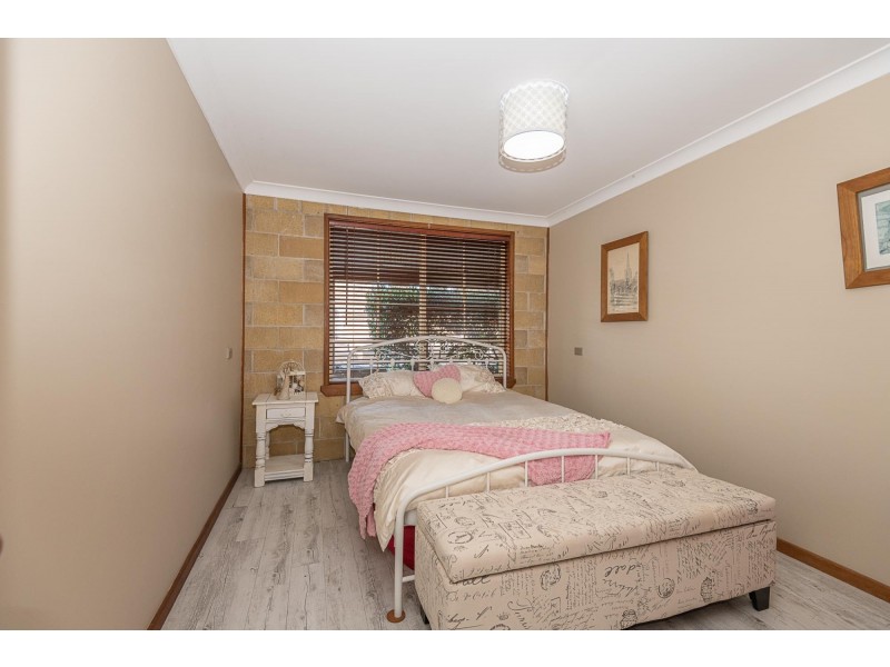 9 Wamban Road, Moruya NSW 2537