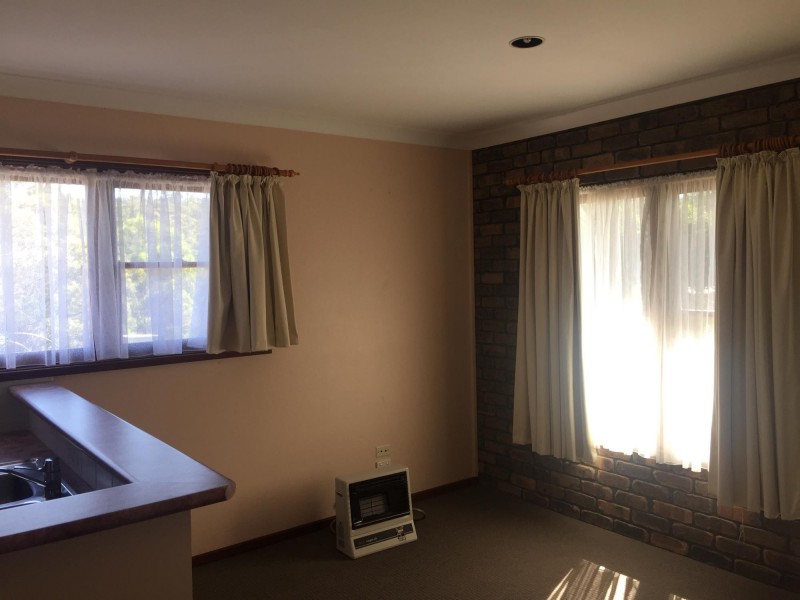 69 Yarragee Rd, Moruya NSW 2537