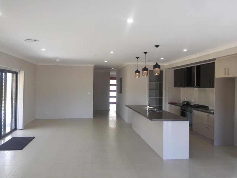 5 Doctor King Close, Moruya NSW 2537