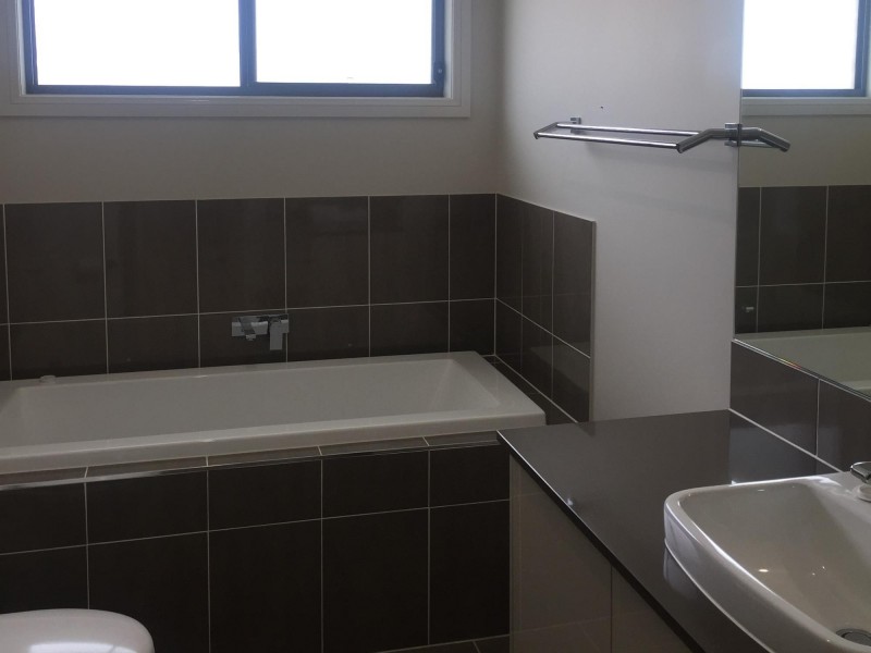 5 Doctor King Close, Moruya NSW 2537