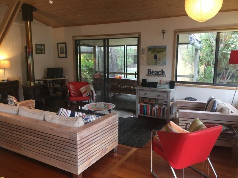 18 Candlagan Dr, Broulee NSW 2537