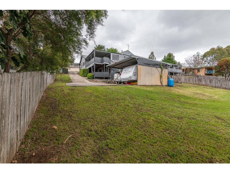27 Luck Street, Moruya NSW 2537