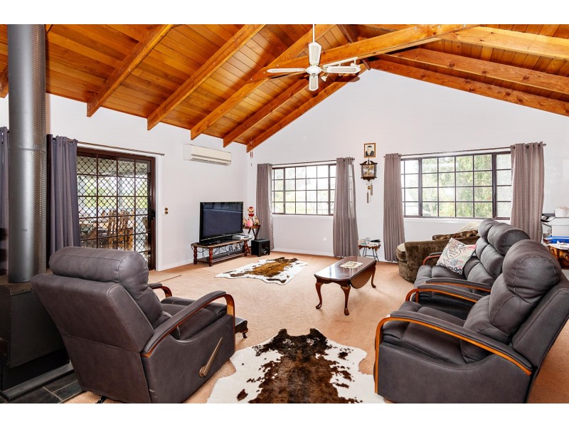 27 Luck Street, Moruya NSW 2537