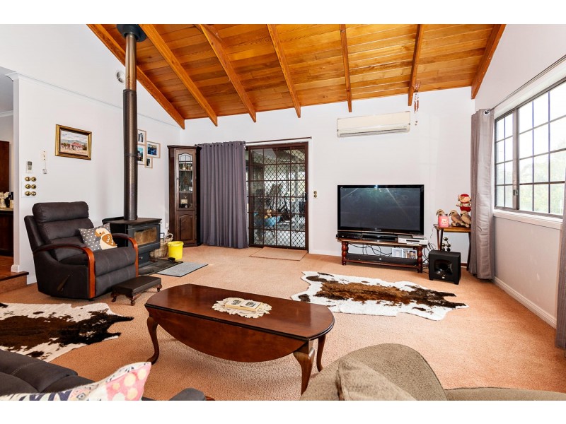 27 Luck Street, Moruya NSW 2537