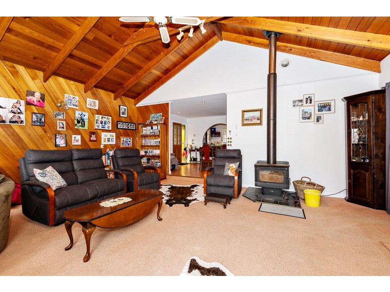 27 Luck Street, Moruya NSW 2537