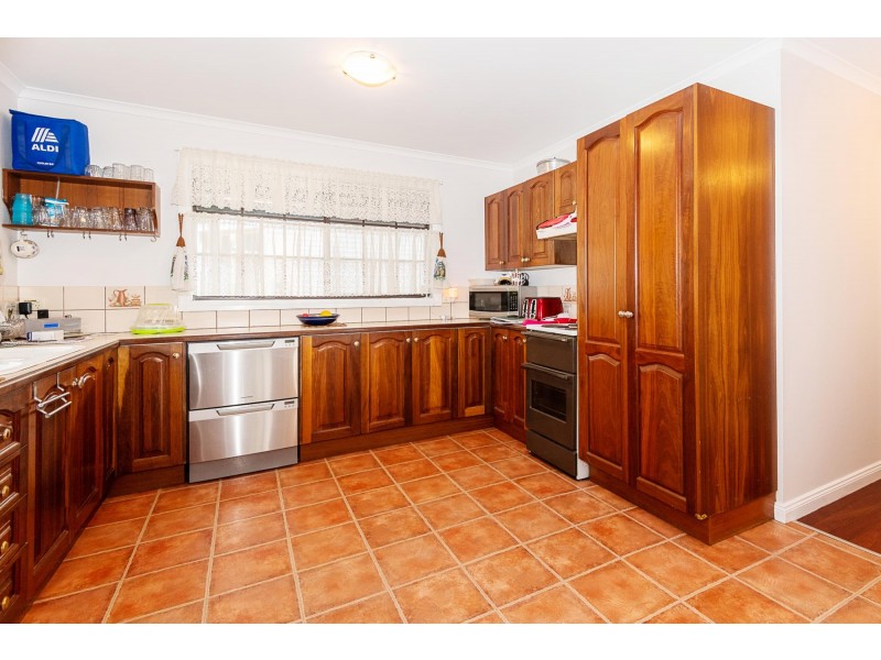 27 Luck Street, Moruya NSW 2537