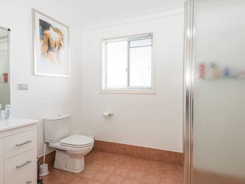 10 Glenduart Grove, Moruya NSW 2537