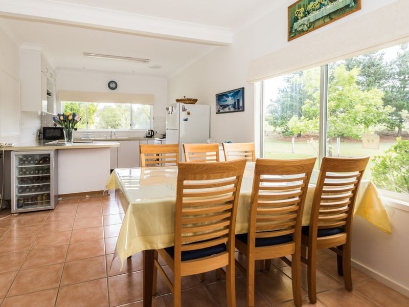 10 Glenduart Grove, Moruya NSW 2537
