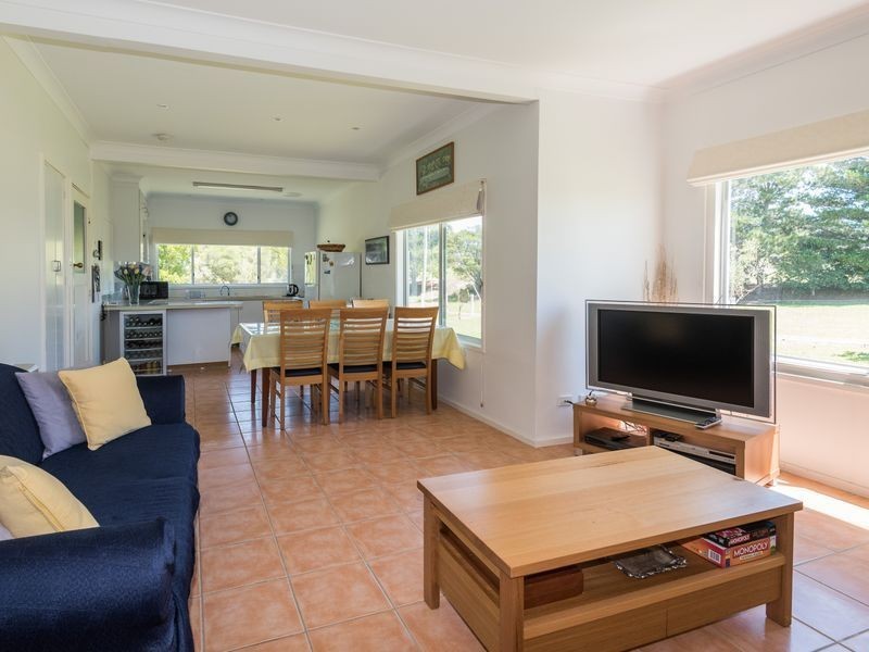 10 Glenduart Grove, Moruya NSW 2537