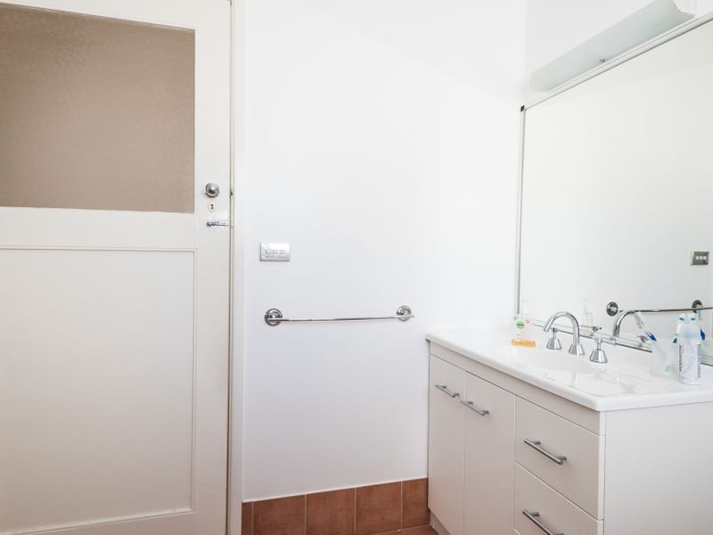 10 Glenduart Grove, Moruya NSW 2537
