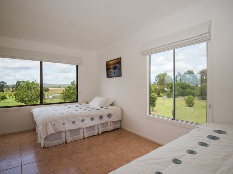 10 Glenduart Grove, Moruya NSW 2537