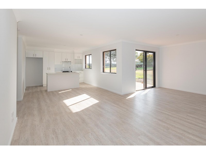 20 Joy Place, Moruya NSW 2537