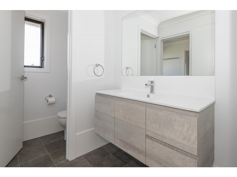 20 Joy Place, Moruya NSW 2537
