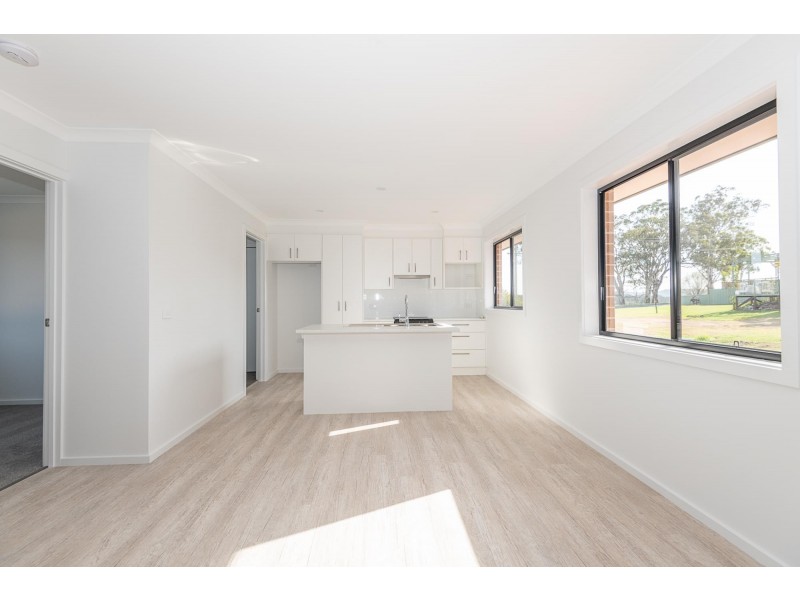 20 Joy Place, Moruya NSW 2537