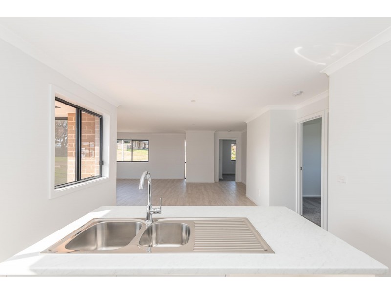 20 Joy Place, Moruya NSW 2537
