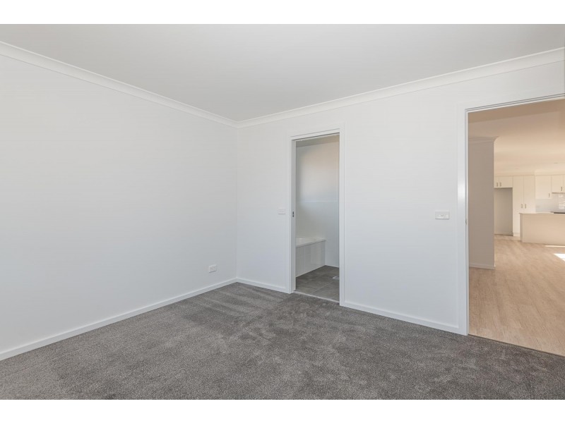 20 Joy Place, Moruya NSW 2537