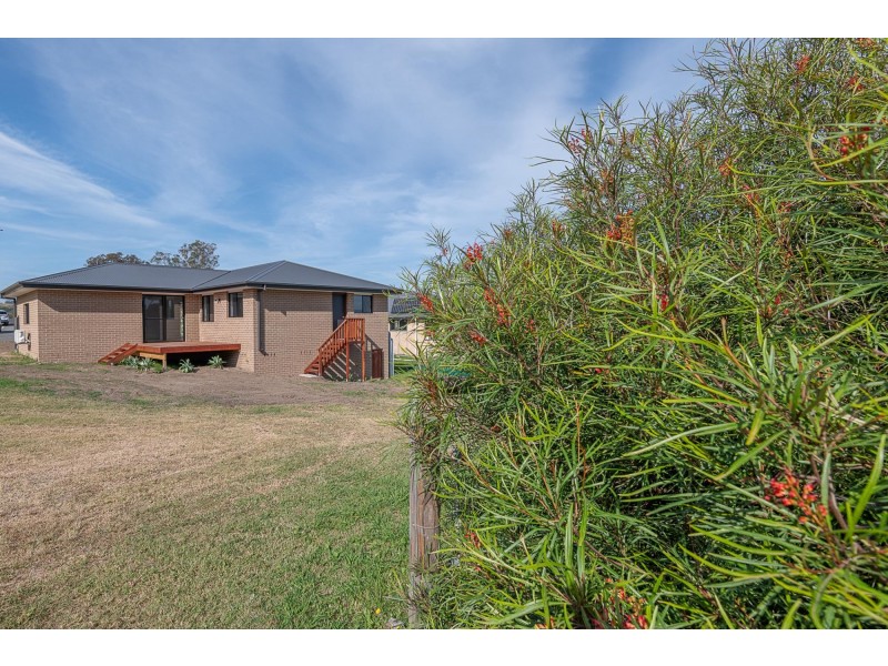 20 Joy Place, Moruya NSW 2537