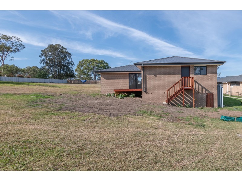 20 Joy Place, Moruya NSW 2537
