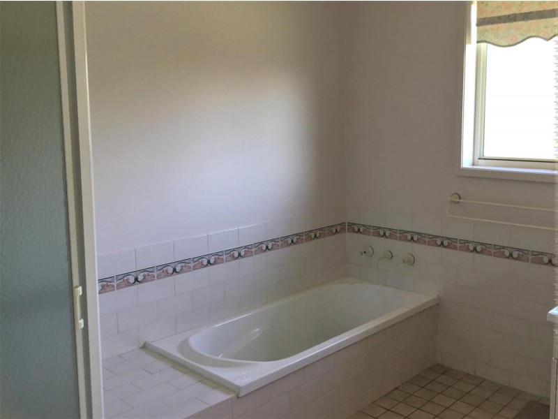 1A Norfolk Boulevard, Tuross Head NSW 2537