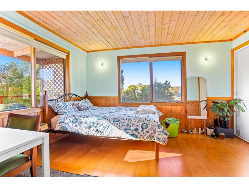 12 Jennifer Place, Moruya Heads NSW 2537