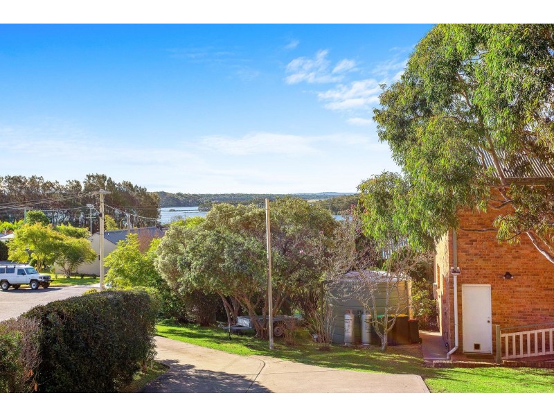 12 Jennifer Place, Moruya Heads NSW 2537