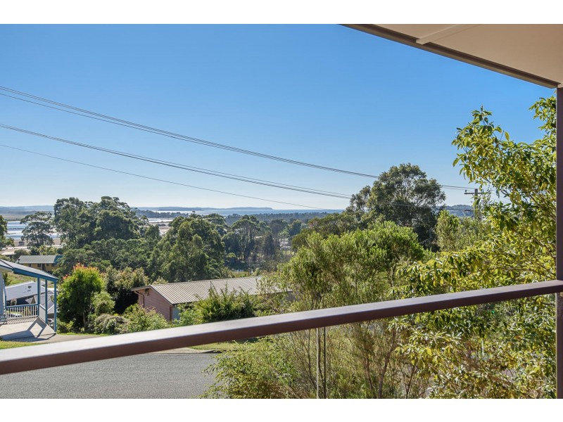 5 Dell Parade, Moruya Heads NSW 2537
