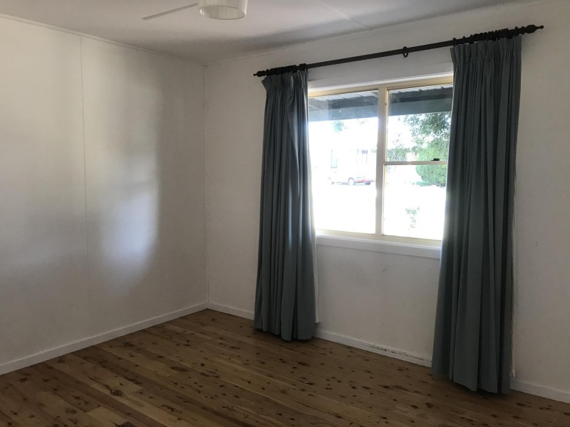 28 Haslingden St, Moruya NSW 2537