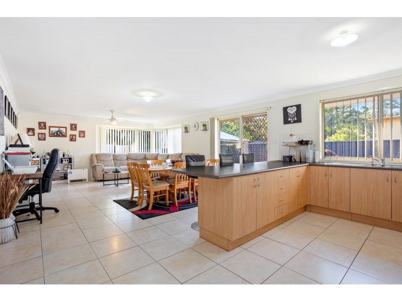 28 Yarralumla Crescent, Tomakin NSW 2537