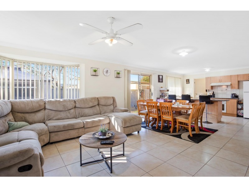 28 Yarralumla Crescent, Tomakin NSW 2537
