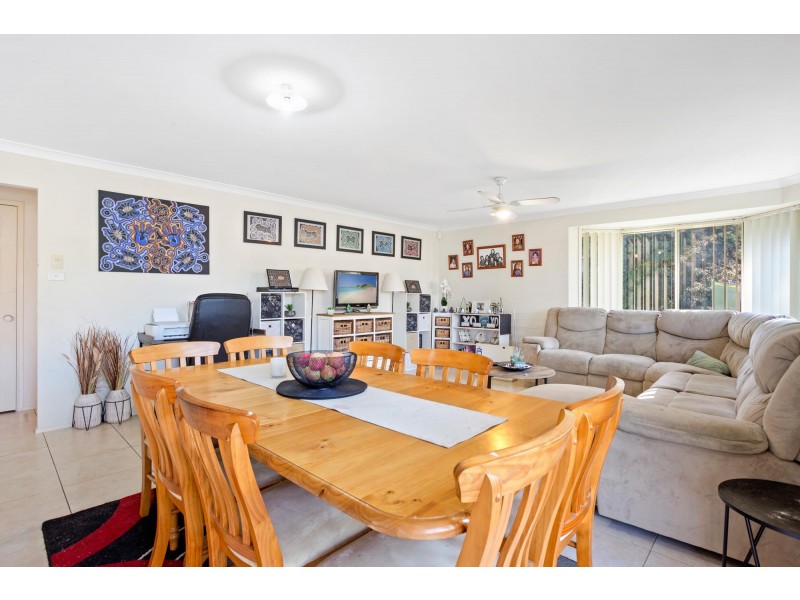 28 Yarralumla Crescent, Tomakin NSW 2537