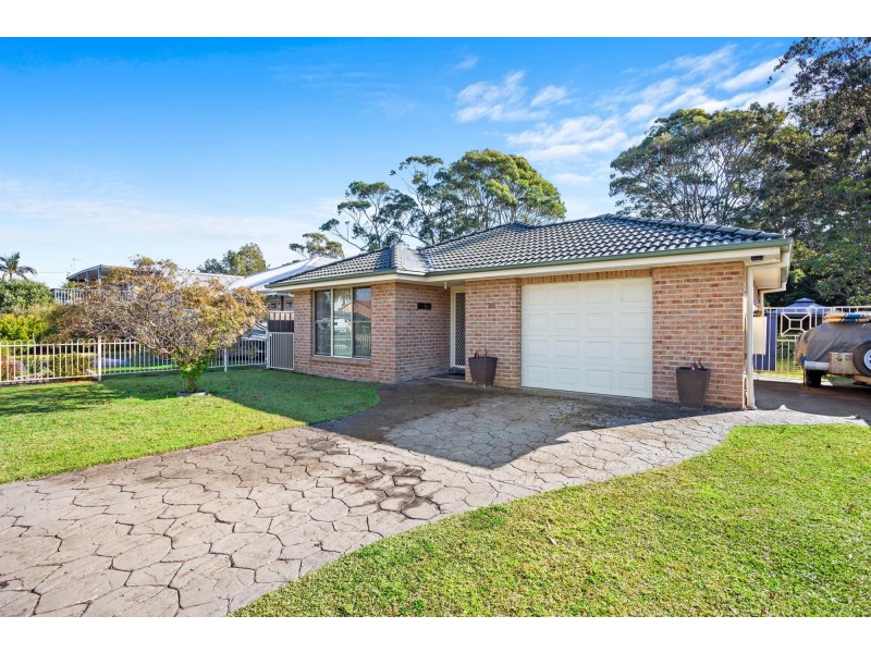 28 Yarralumla Crescent, Tomakin NSW 2537
