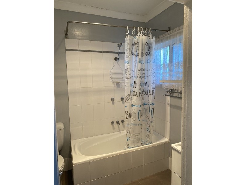 25 Francis St, Moruya NSW 2537