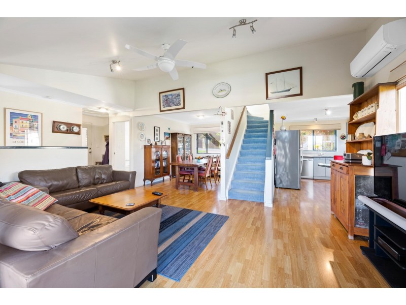 11 Forest Parade, Tomakin NSW 2537