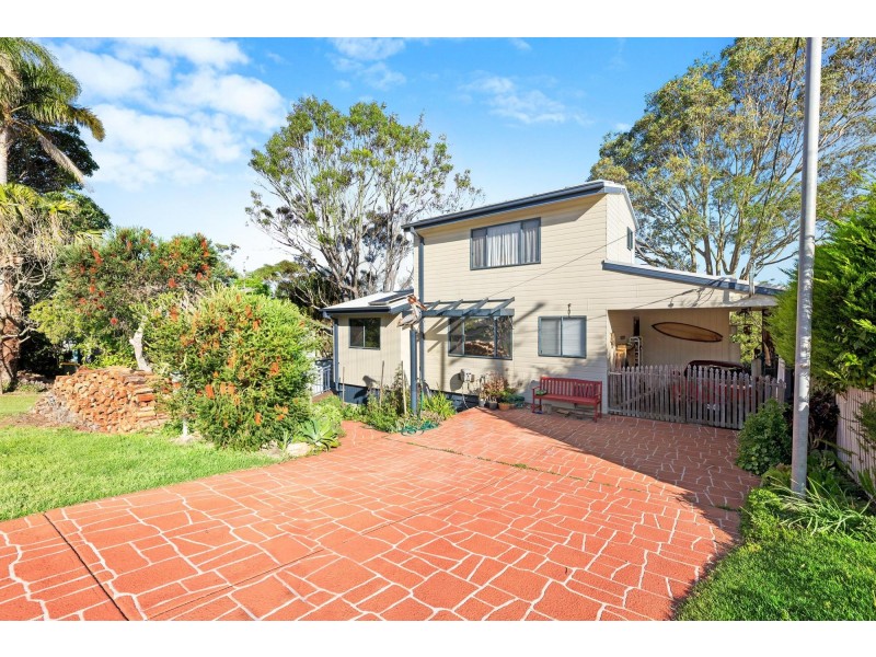 11 Forest Parade, Tomakin NSW 2537