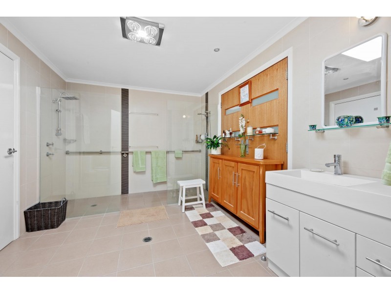 11 Pioneer Road, Moruya NSW 2537