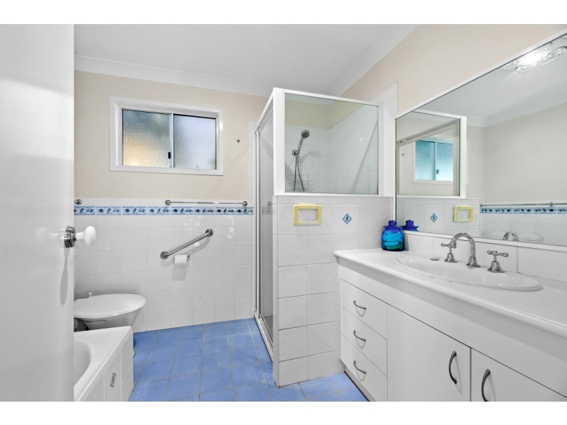 2 Ryan Place, Moruya NSW 2537