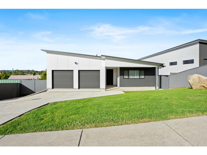 5 Swan Ridge Place, Moruya NSW 2537