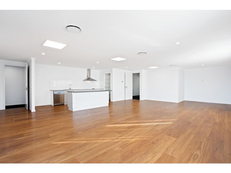 5 Swan Ridge Place, Moruya NSW 2537