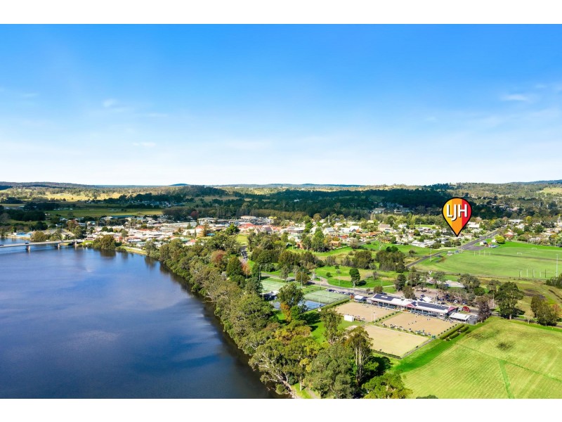 10 Evans Street, Moruya NSW 2537