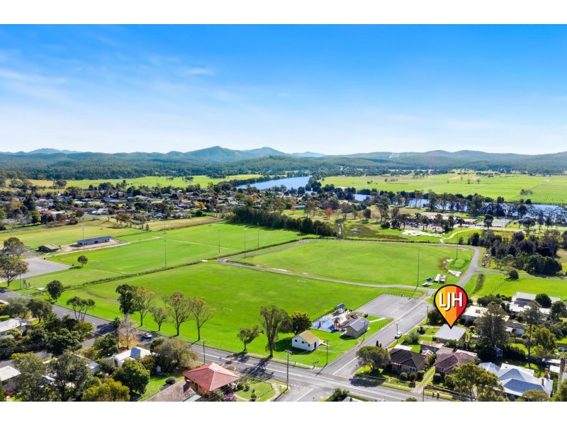 10 Evans Street, Moruya NSW 2537