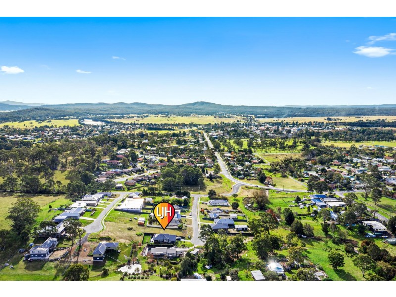 16 Patterson Close, Moruya NSW 2537