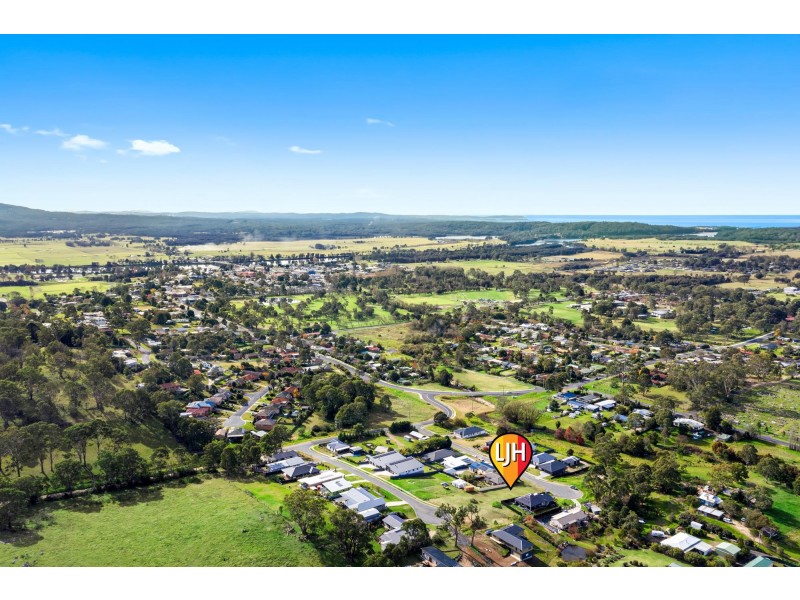 16 Patterson Close, Moruya NSW 2537