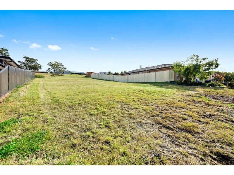 16 Patterson Close, Moruya NSW 2537