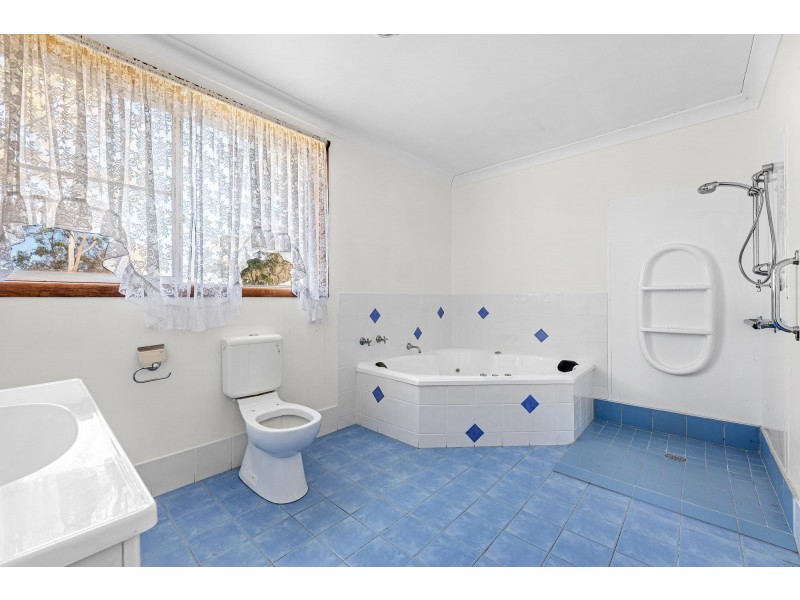 3 Glenduart Grove, Moruya NSW 2537